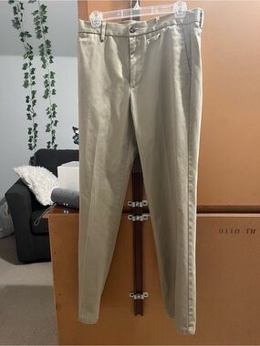 Dockers Men’s Tan Chino Pants